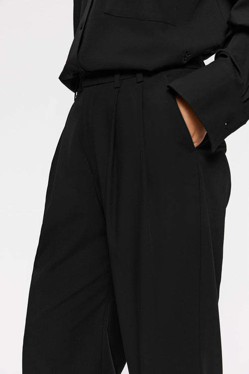 Dilay black