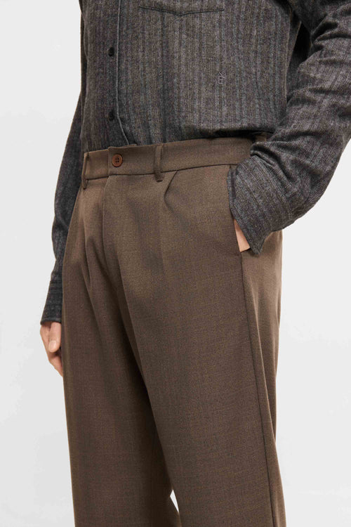 Tapered pleated pants brown melange